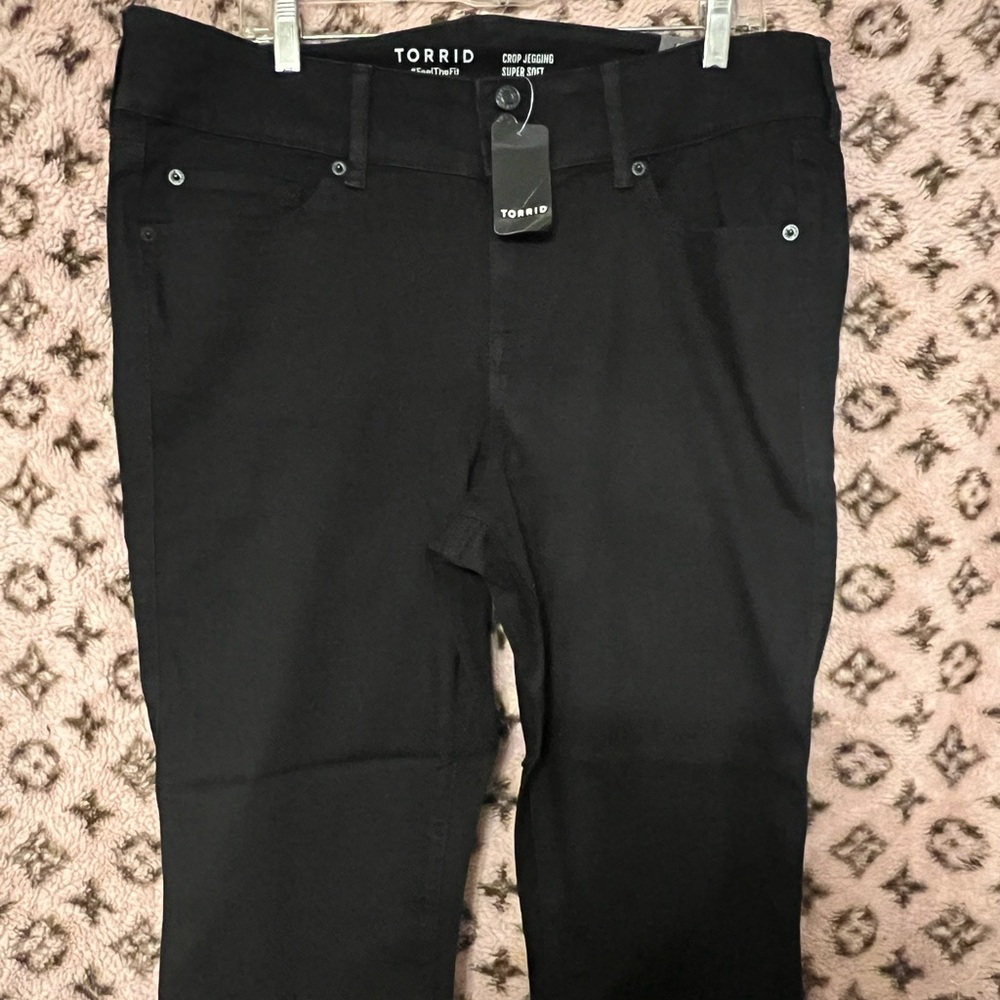 Torrid black capris